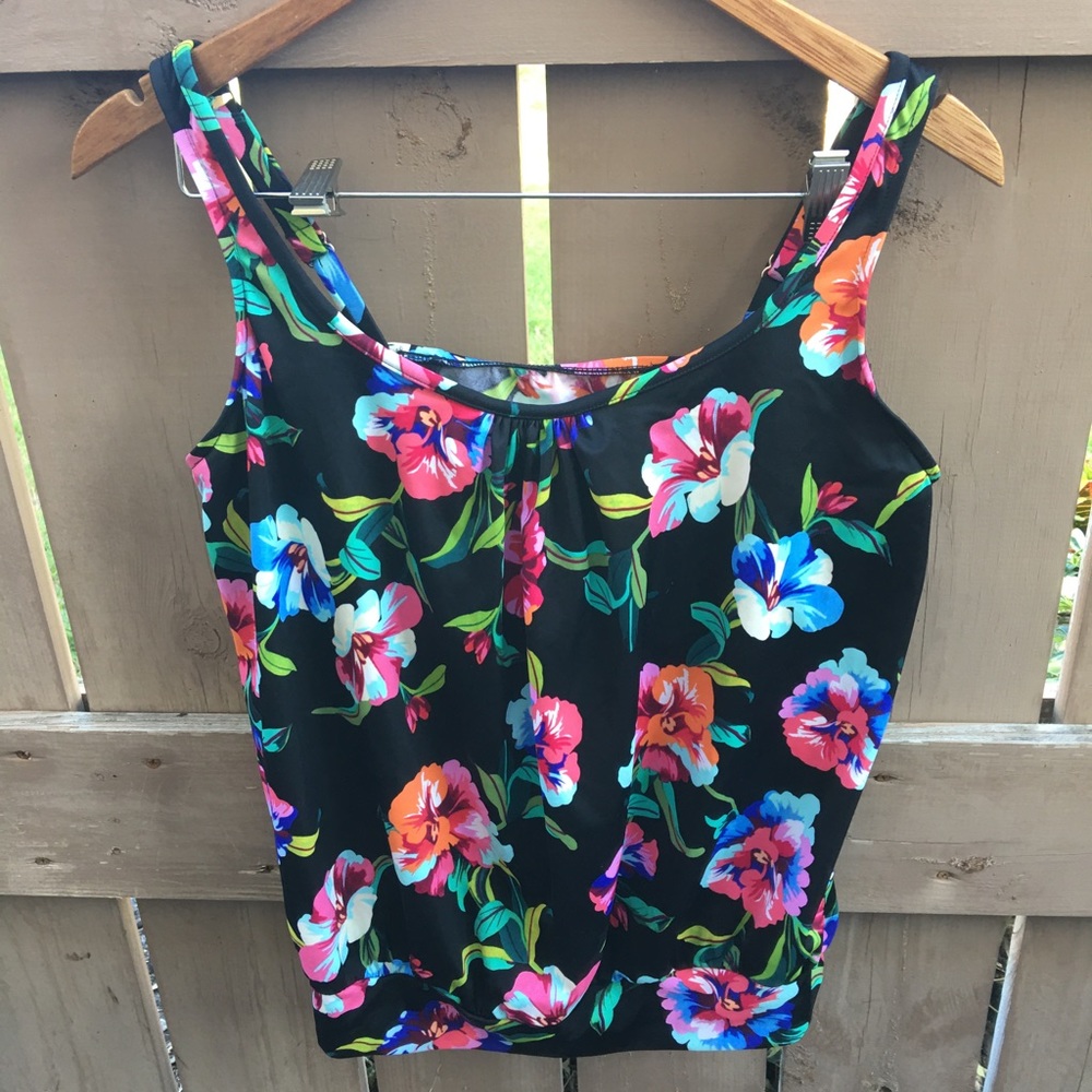 LIKE NEW Bathing Suit Top Sz 14